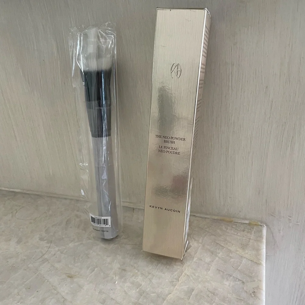 Kevyn Aucoin The Neo Powder Brush - 122-8262